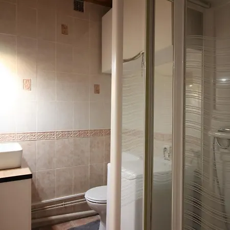 T2 En Hyper Centre, Proche Thermes, Equipe Avec Balcon - Fr-1-608-208 *
